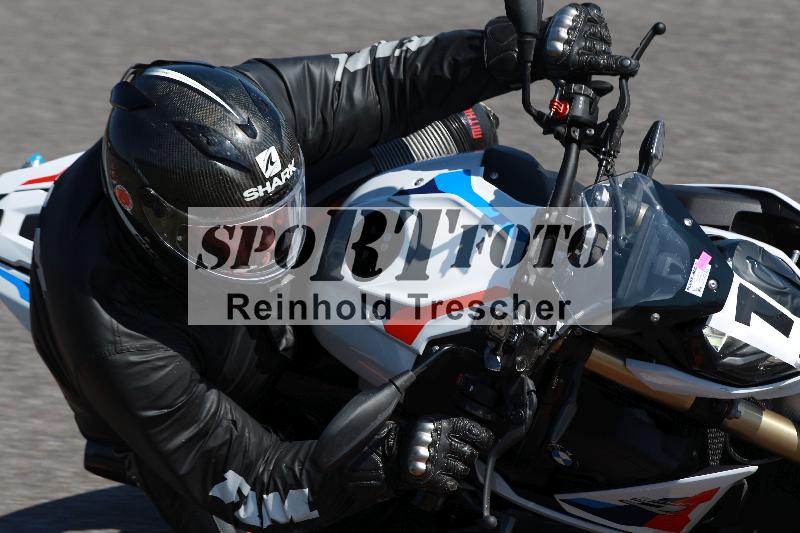 /Archiv-2022/05 04.04.2022 Plüss Moto Sport ADR/Freies Fahren/10